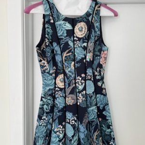 White House Black Market Size 4 blue floral dress